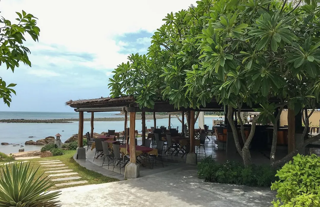 Coral Bay Resort & Spa-1